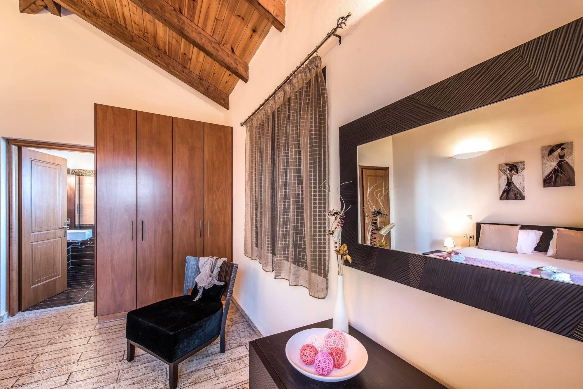 Astarte Villas - Kyveli Villa Vanato Exterior photo